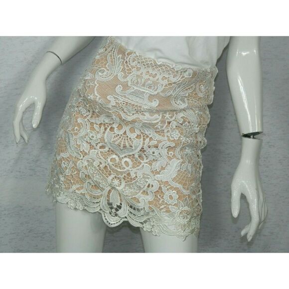 Blessed Are The Meek ivory Floral Lace Skirt Sz 2 - Picture 3 of 8